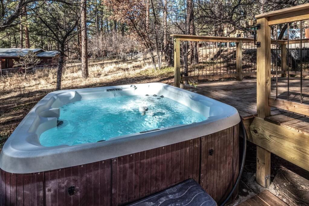 Coyote Cabin - Private Hot Tub - Upper Canyon رويدوسو، نيومكسيكو المظهر الخارجي الصورة