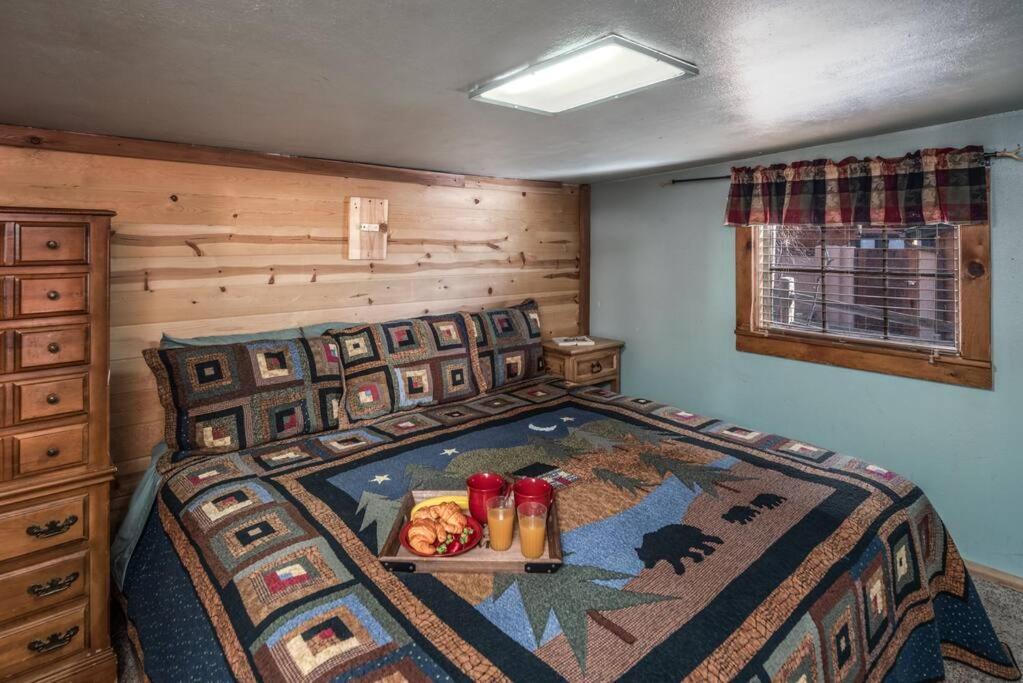 Coyote Cabin - Private Hot Tub - Upper Canyon رويدوسو، نيومكسيكو المظهر الخارجي الصورة