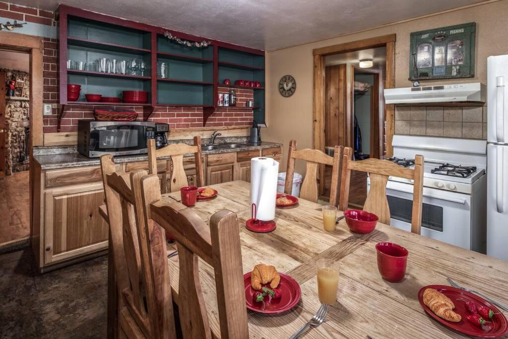 Coyote Cabin - Private Hot Tub - Upper Canyon رويدوسو، نيومكسيكو المظهر الخارجي الصورة